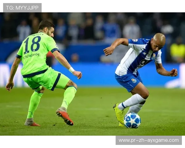 波尔图连续传递让对手顾此失彼，完美演绎足球艺术